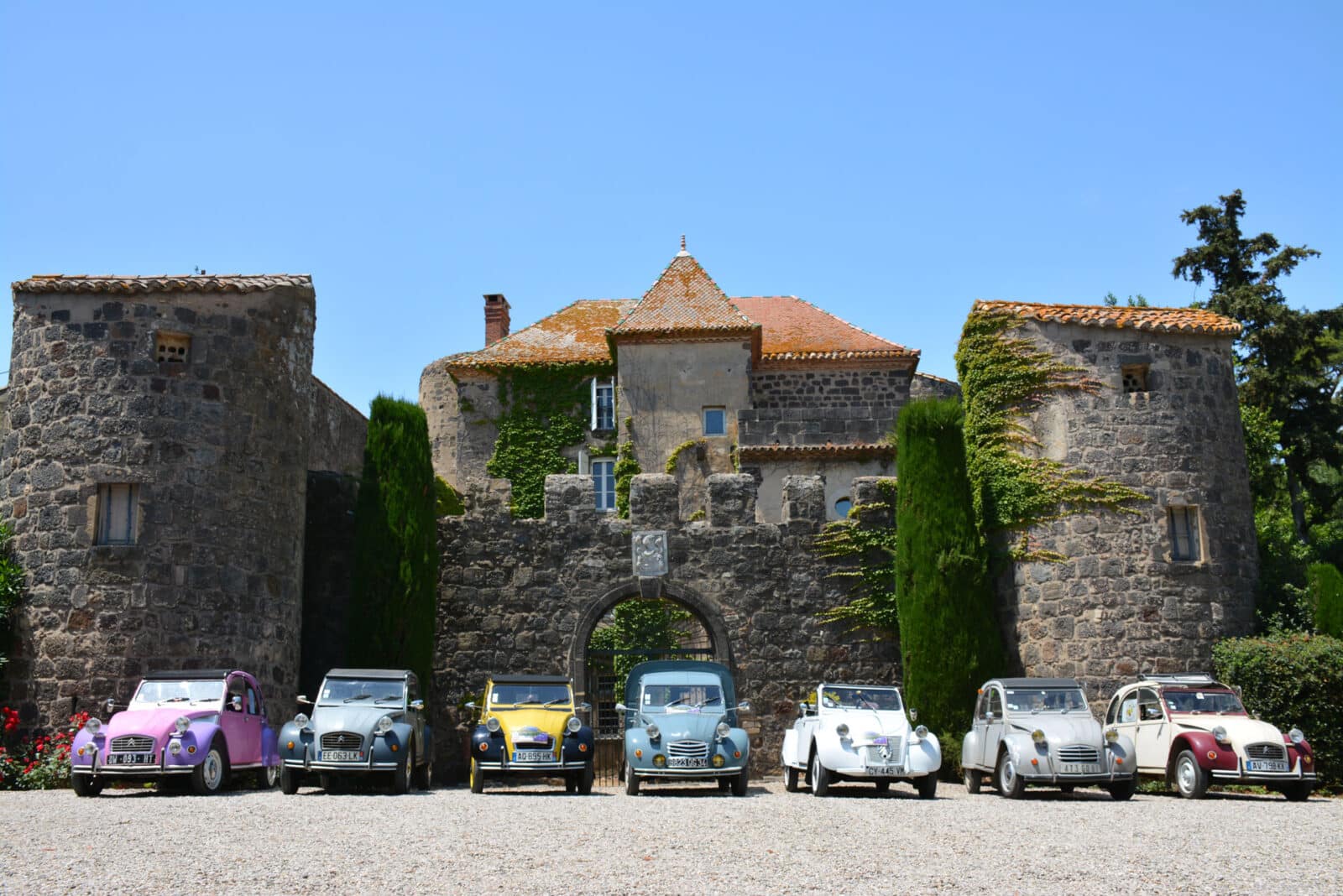 Preignes Chateau & Deux Chevaux